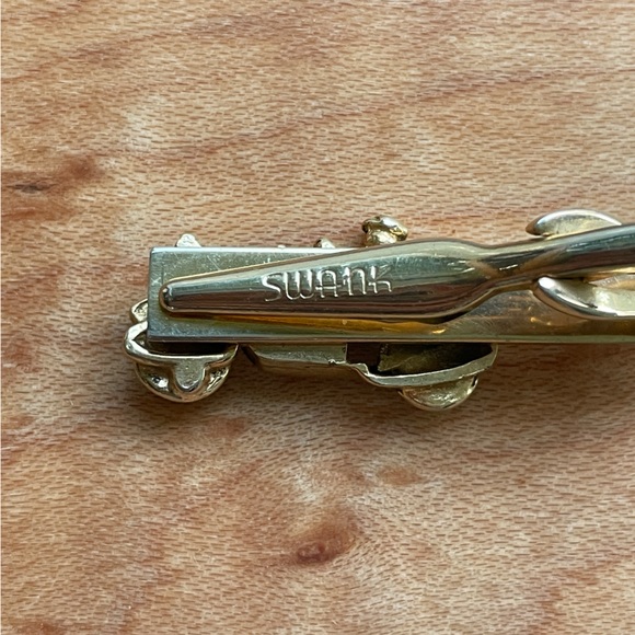 Vintage Swank Tie Clip - Old Fashioned Car with Driver - Gold Brass Tone - Picture 5 of 6
